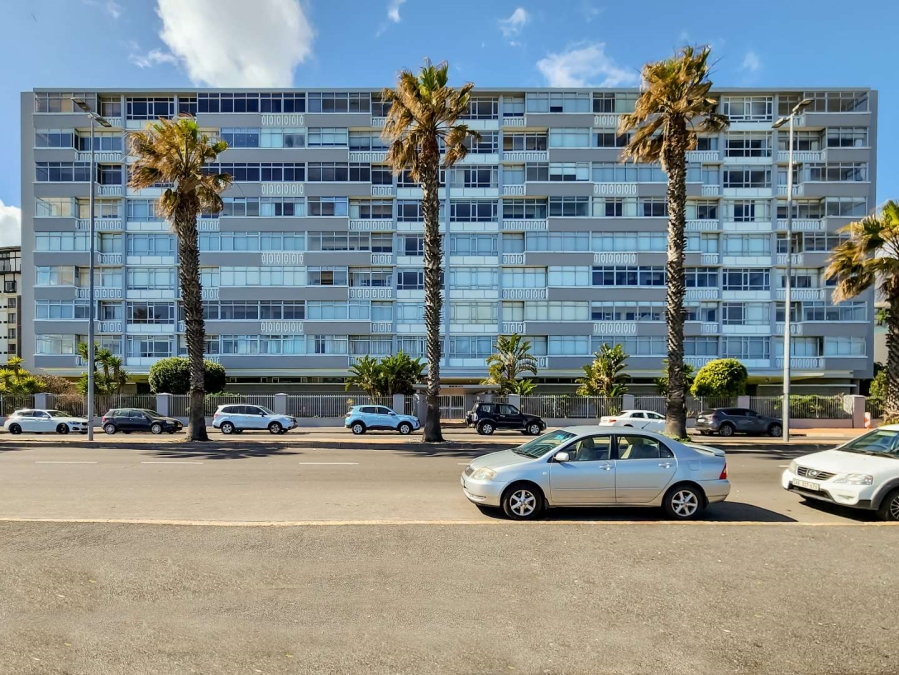 To Let 1 Bedroom Property for Rent in Sea Point Western Cape